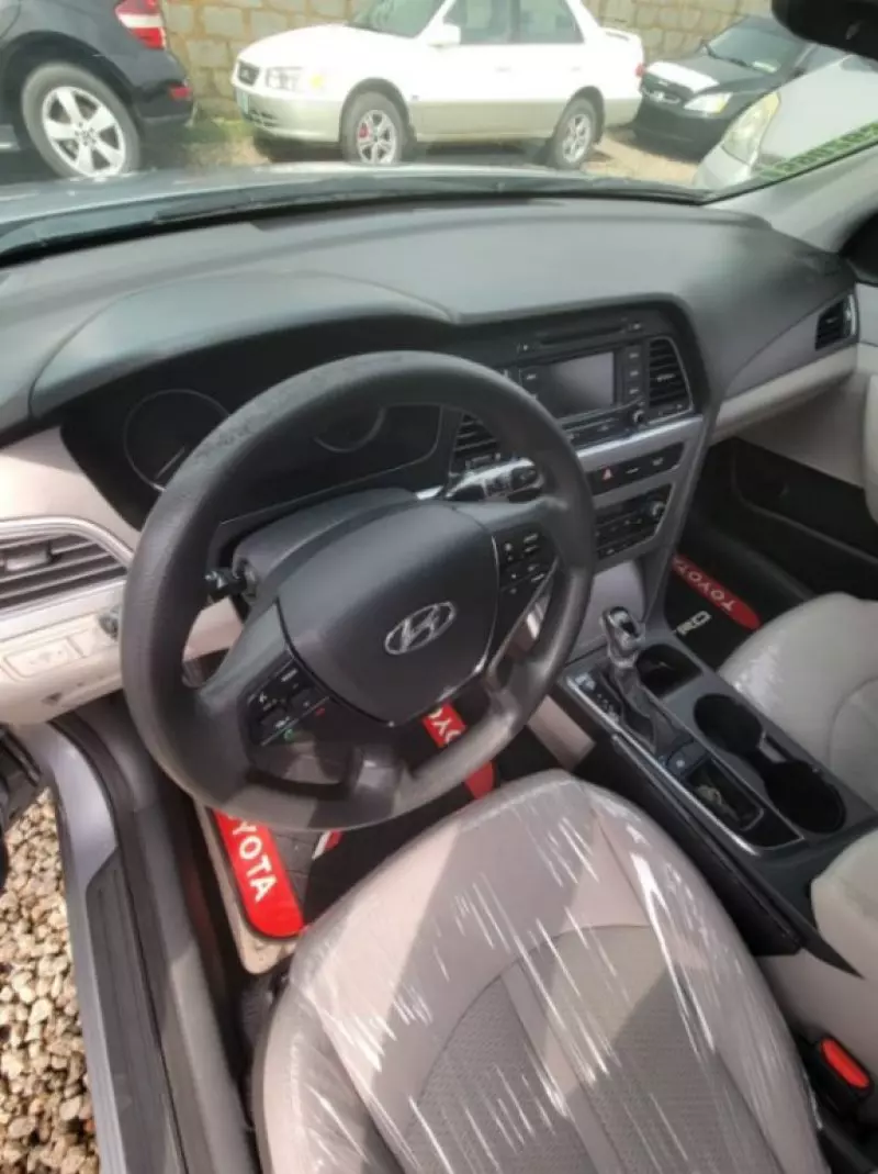 Hyundai Sonata   - 2015