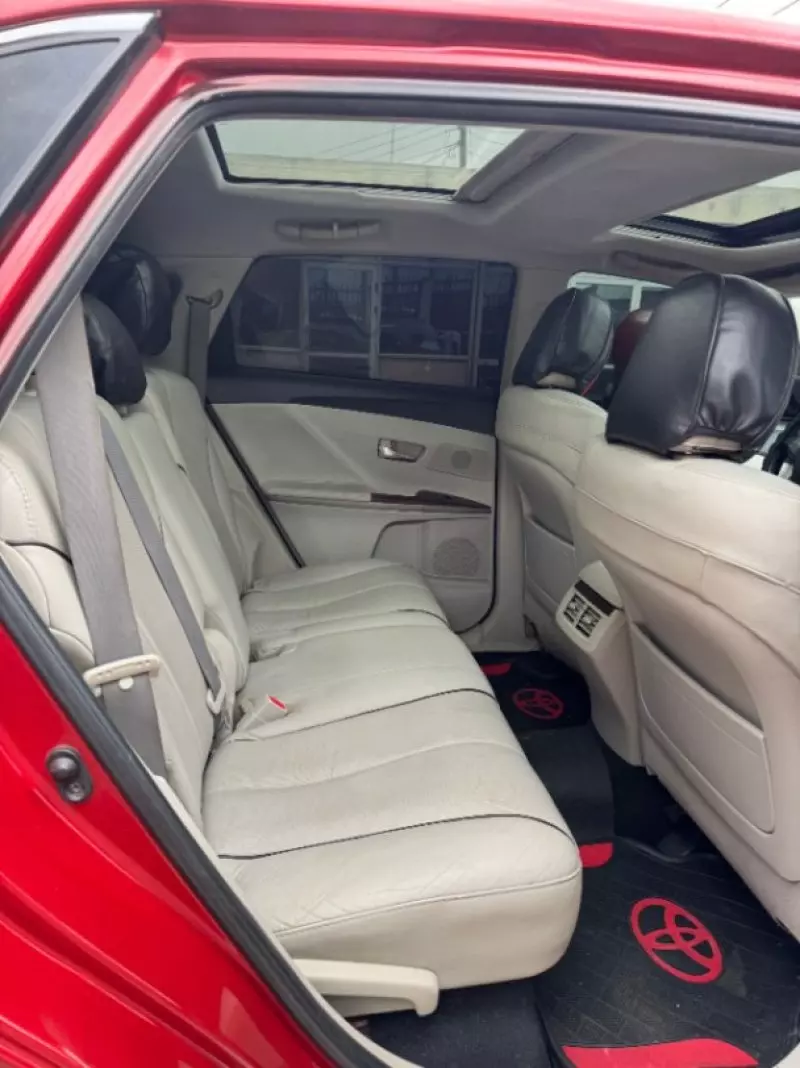 Toyota Venza   - 2011