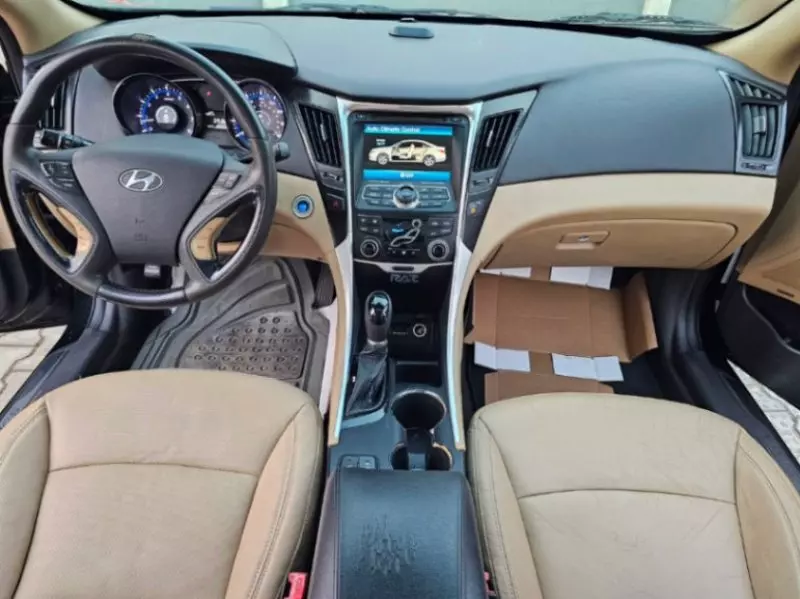 Hyundai Sonata - 2013