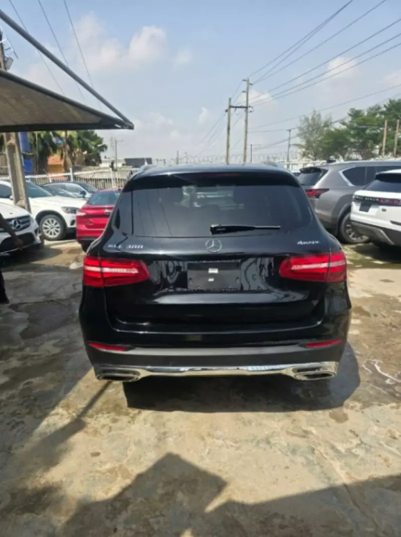 Mercedes-Benz GLC 300 - 2018