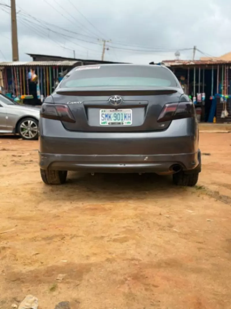 TOYOTA Camry - 2009