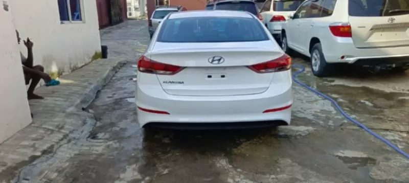 Hyundai Elantra - 2017