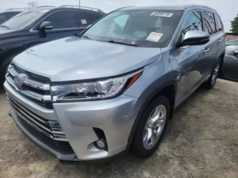 Toyota Highlander   - 2017