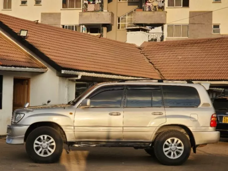 Toyota Landcruiser Vx V8    - 2001