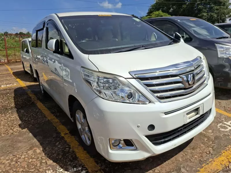 Toyota Alphard   - 2013