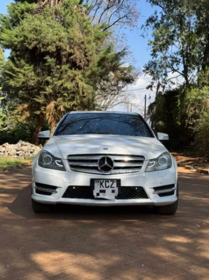 Mercedes-Benz C 200   - 2013