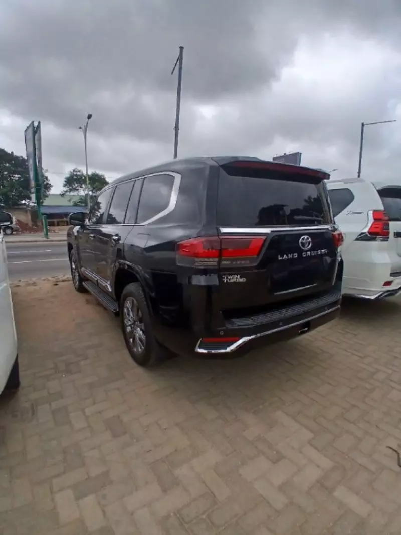 TOYOTA Land Cruiser - 2025
