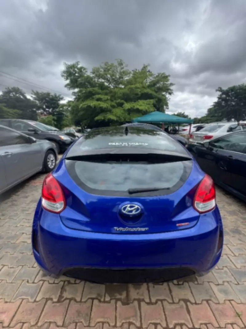 Hyundai Veloster   - 2012