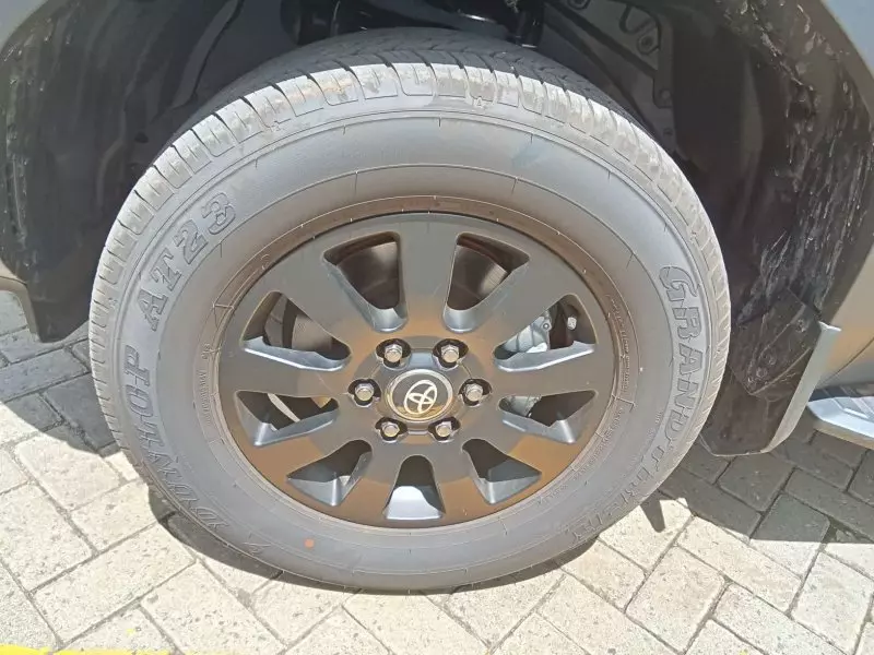 Toyota Landcruiser Prado - 2024