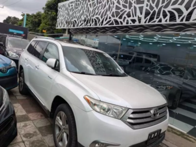 Toyota Highlander   - 2011