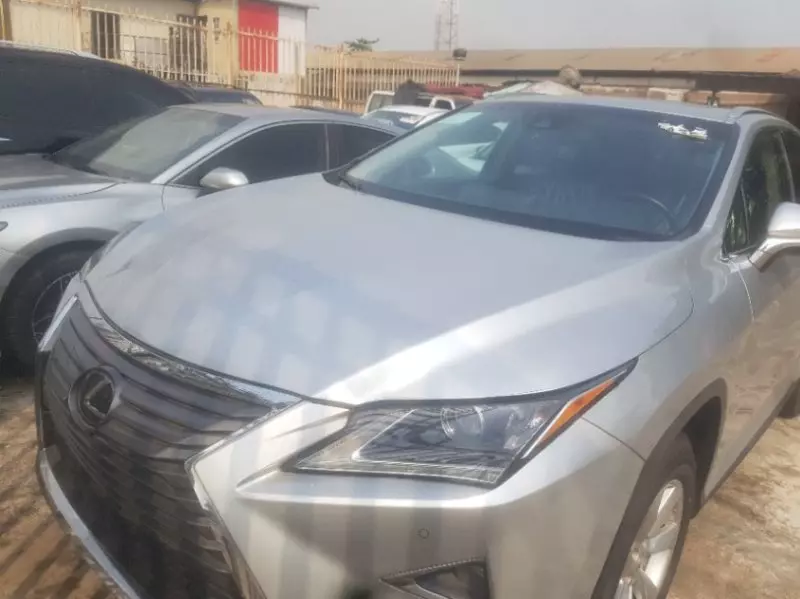 Lexus RX   - 2017