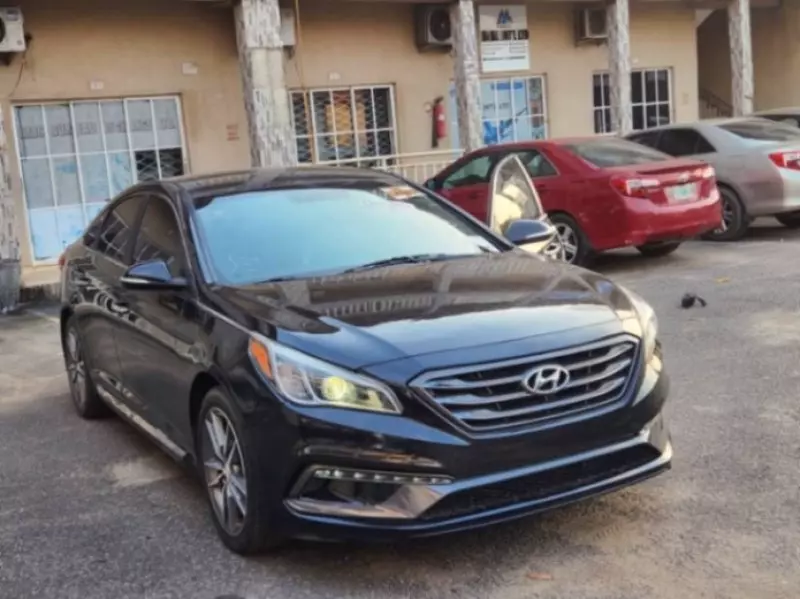 Hyundai Sonata   - 2015