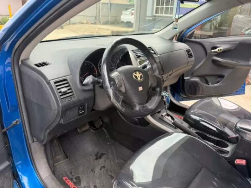 TOYOTA corolla   - 2009