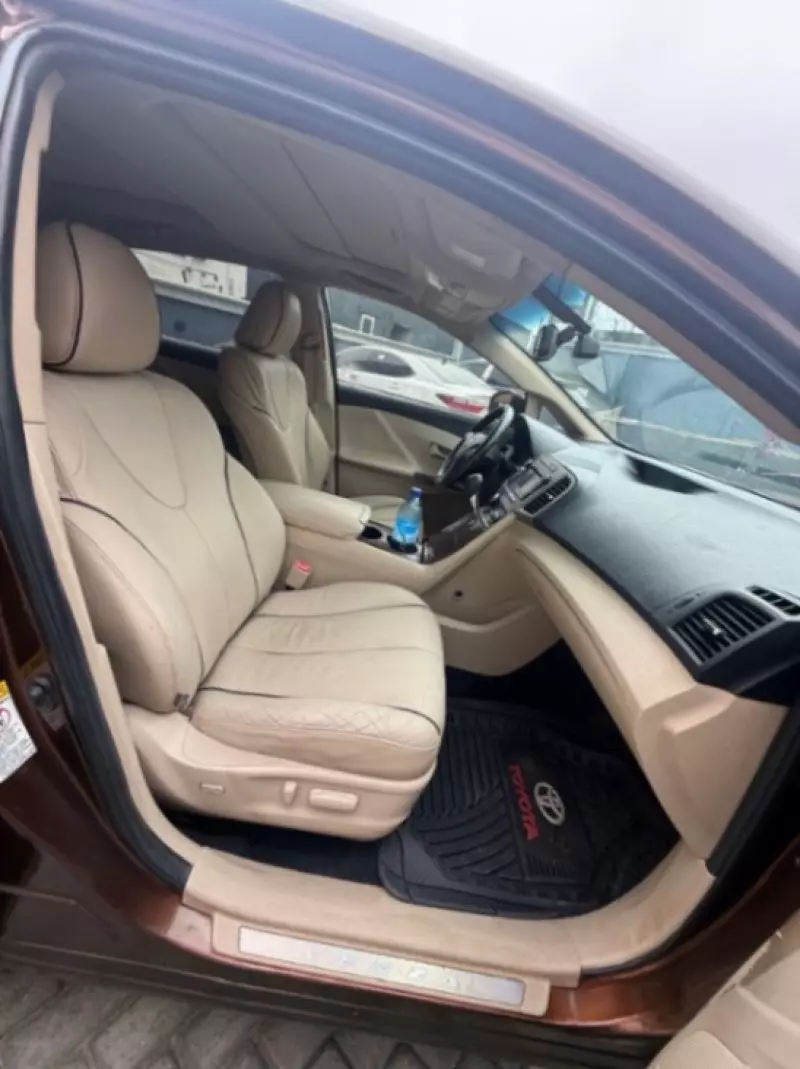 TOYOTA Venza   - 2010