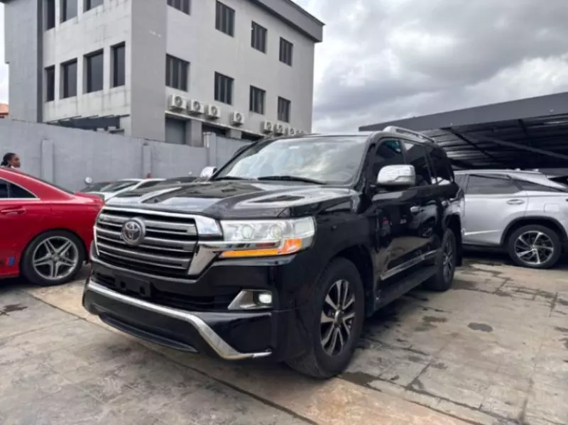 Toyota Land Cruiser   - 2014