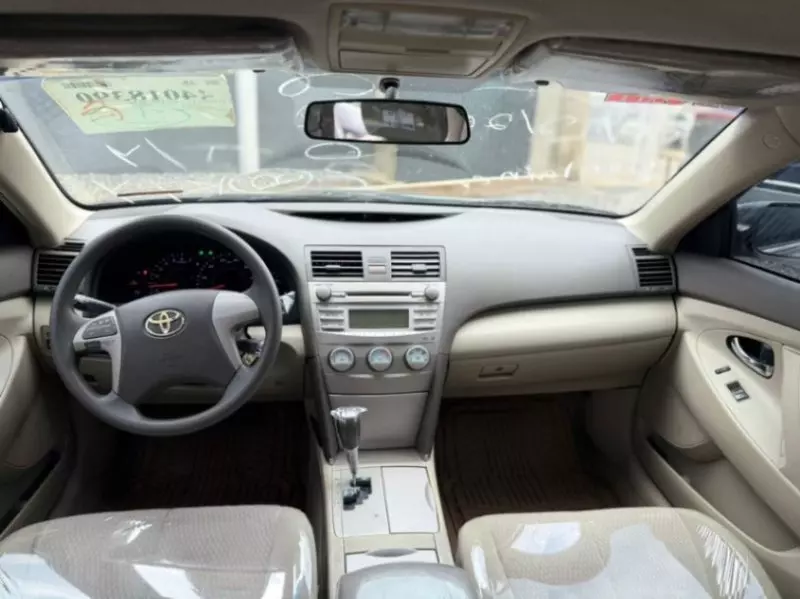 Toyota Camry   - 2011