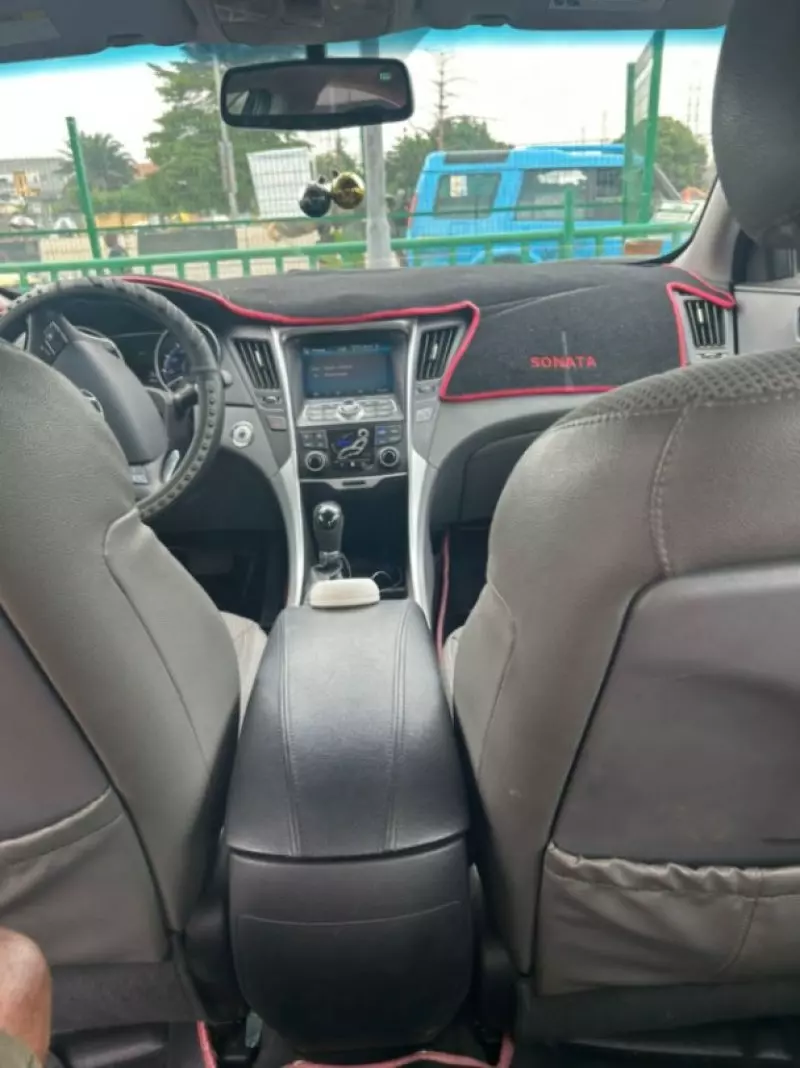 Hyundai Sonata   - 2013