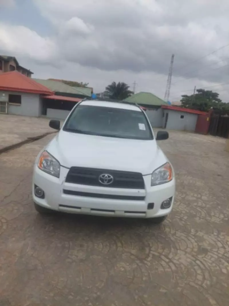 Toyota RAV4   - 2014