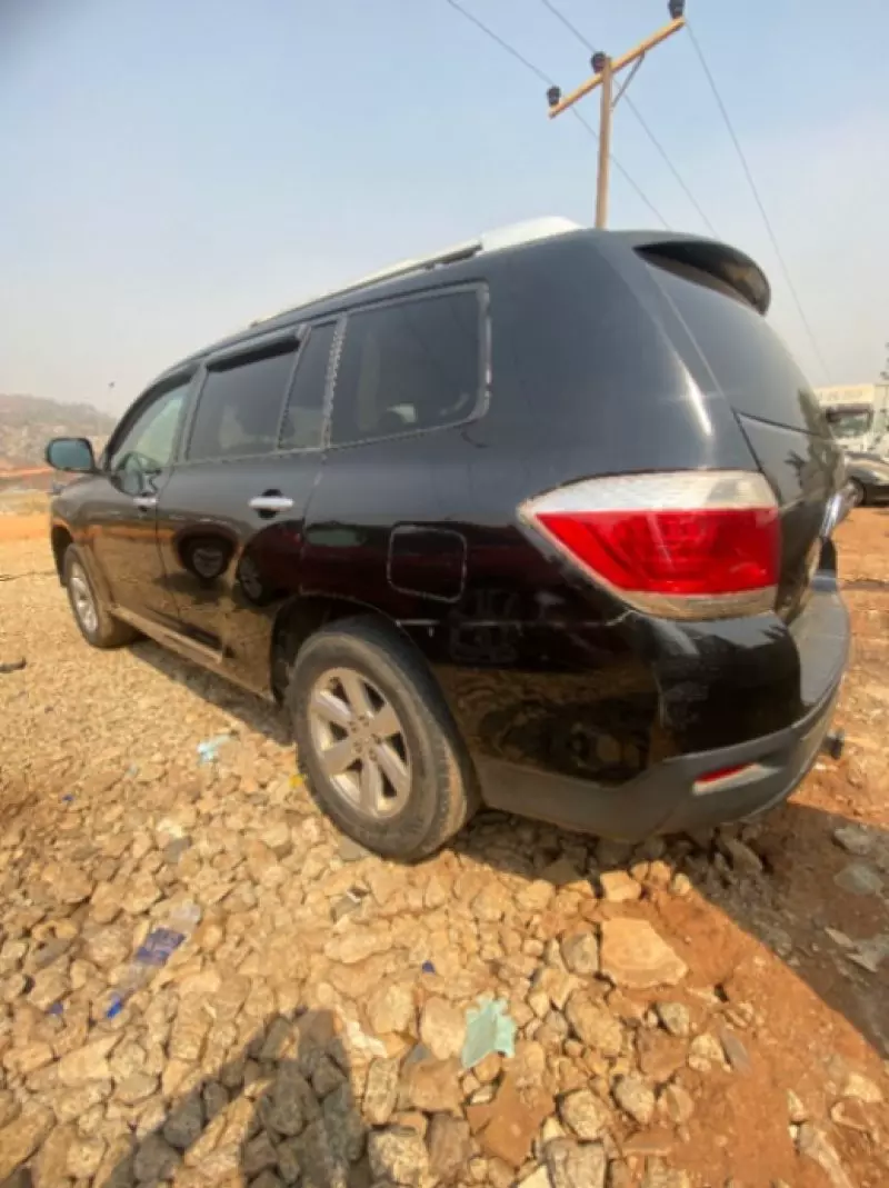 Toyota Highlander   - 2010
