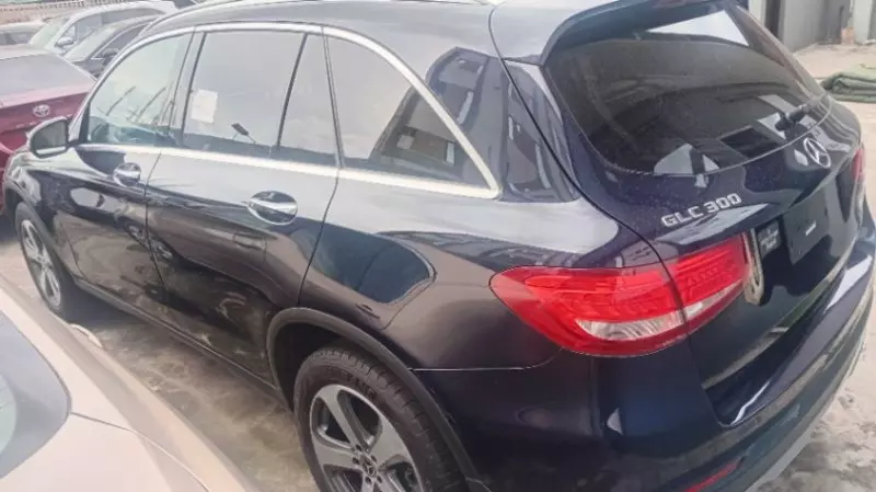 Mercedes-Benz GLC 300   - 2017