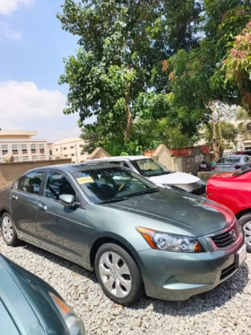 Honda Accord   - 2009