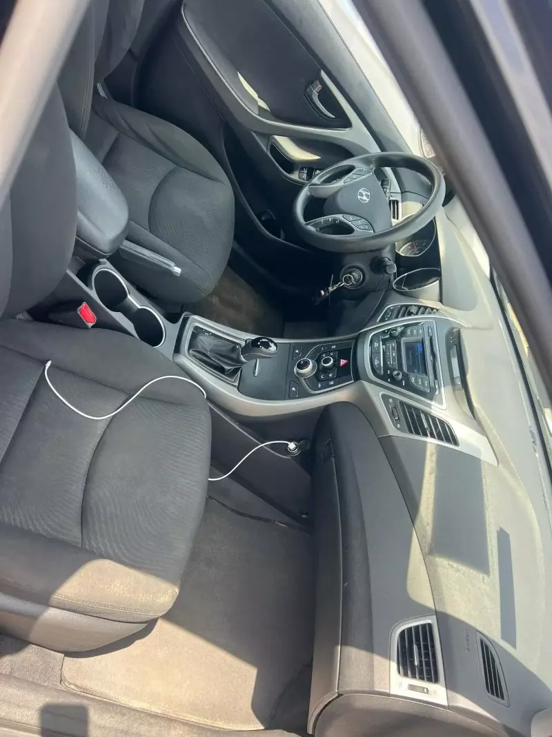 Hyundai Elantra   - 2014
