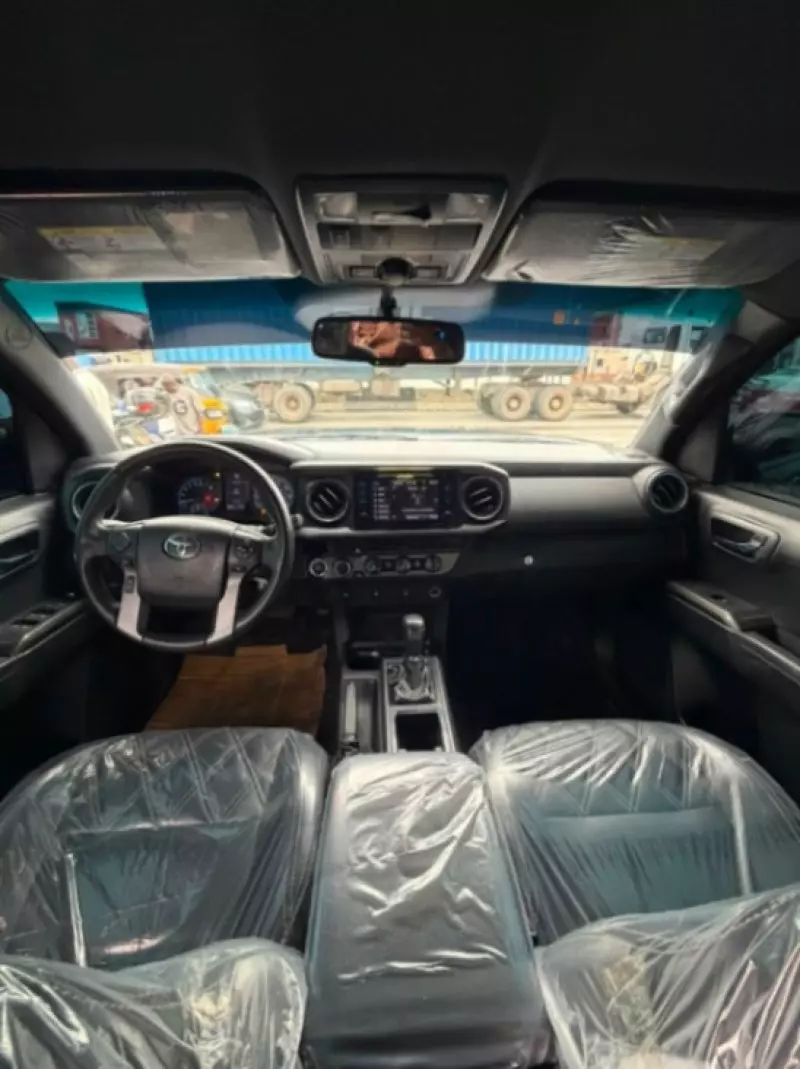TOYOTA Tacoma - 2017