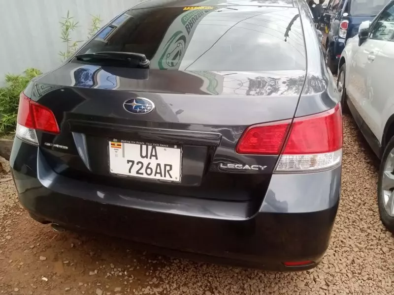 Subaru Legacy   - 2010