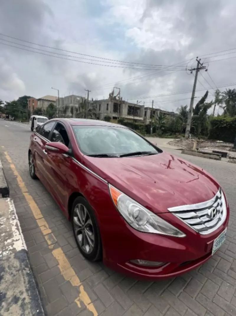 Hyundai Sonata   - 2014