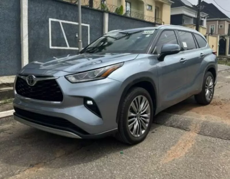 TOYOTA Highlander   - 2021