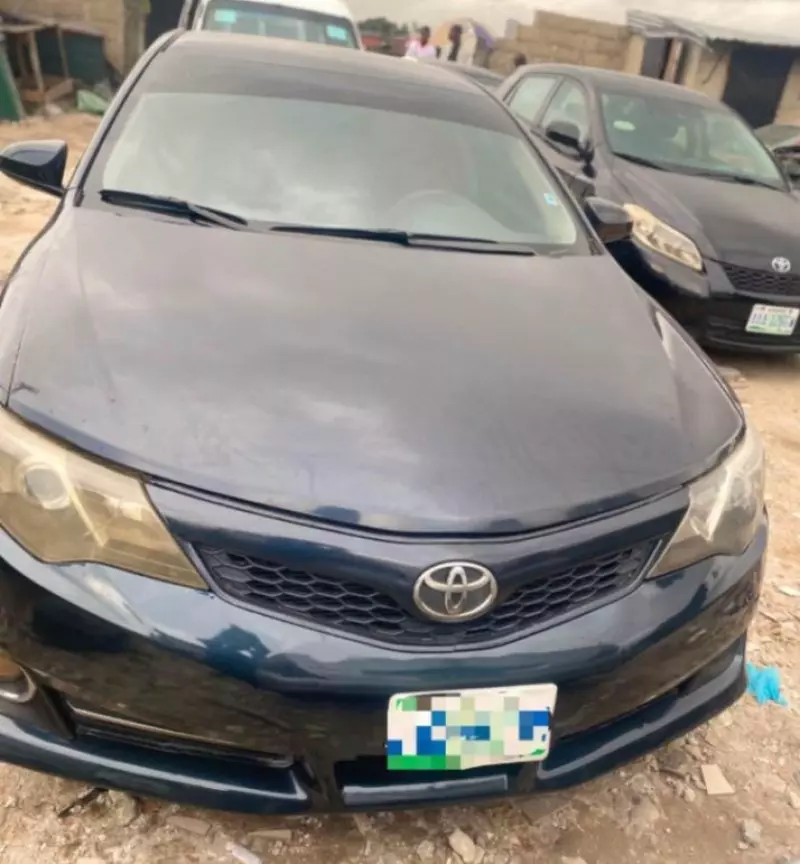 TOYOTA Camry   - 2012