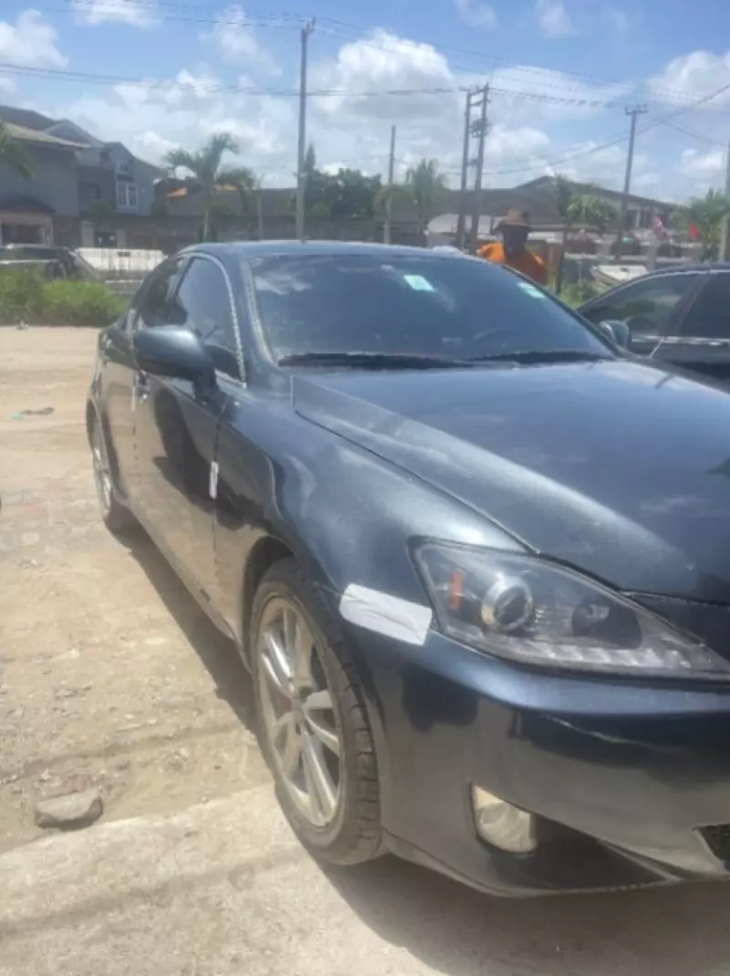 Lexus IS   - 2006