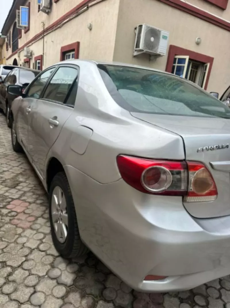 Toyota Corolla   - 2012
