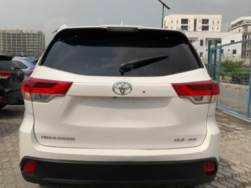 TOYOTA Highlander   - 2015