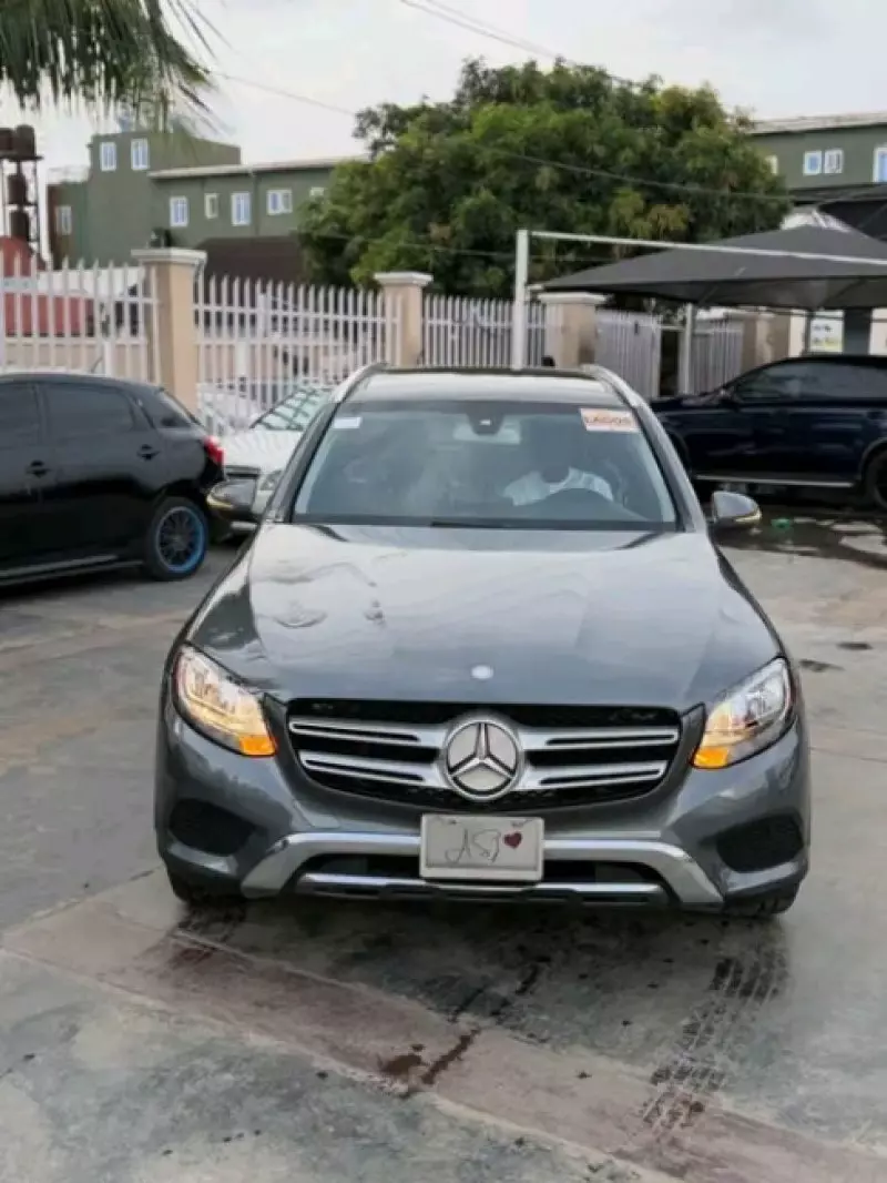 Mercedes-Benz GLC 300   - 2016