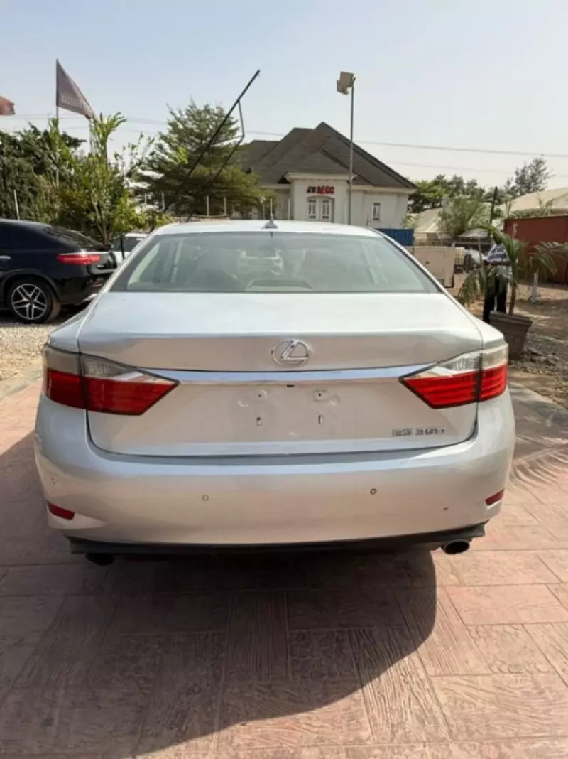 Lexus ES - 2013
