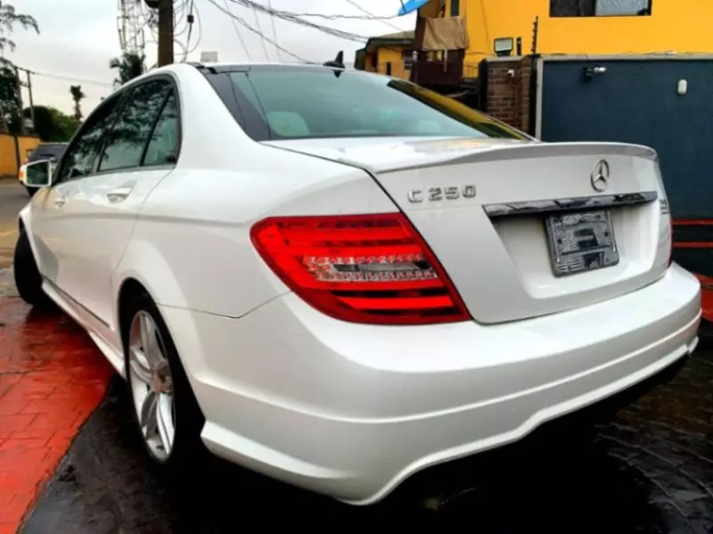 Mercedes-Benz C250   - 2013