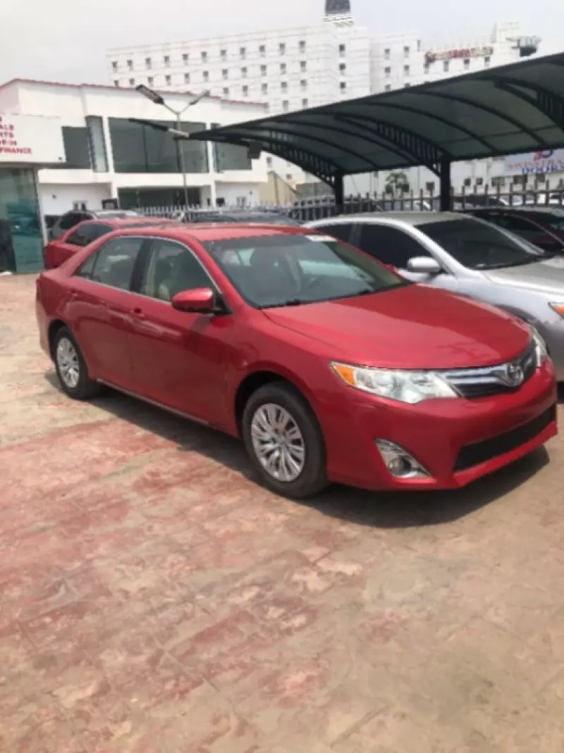 Toyota Camry   - 2012