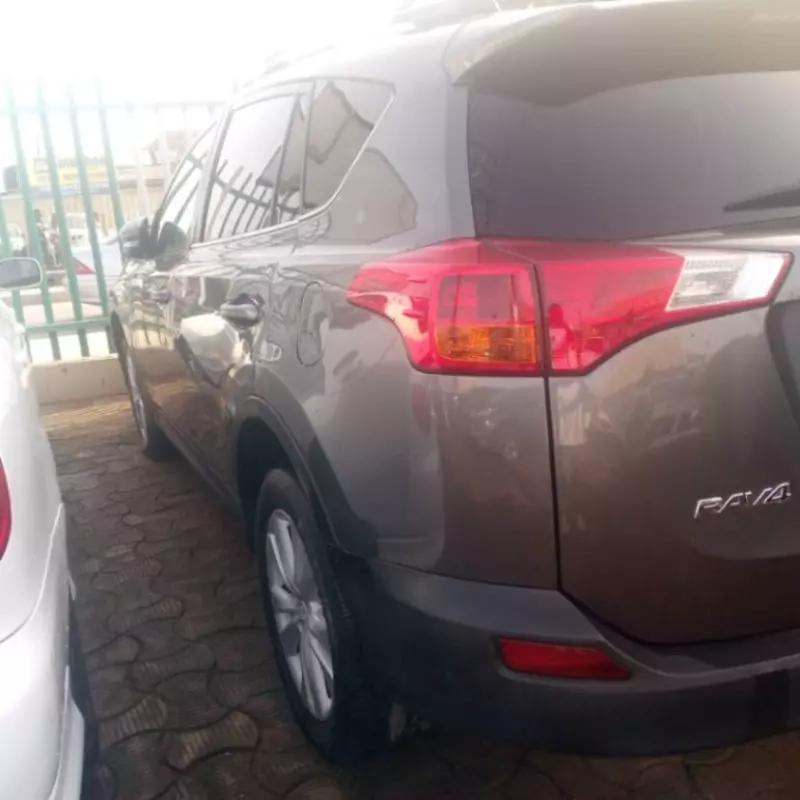 Toyota RAV 4   - 2015