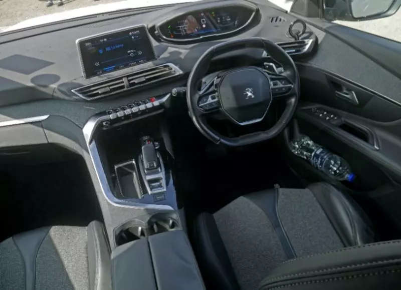 Peugeot 3008   - 2018