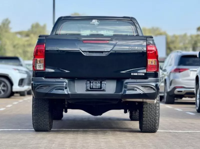 Toyota Hilux   - 2018