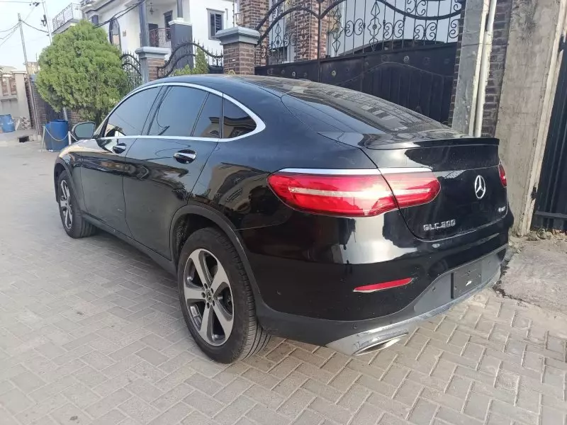 Mercedes-Benz GLC 300   - 2019