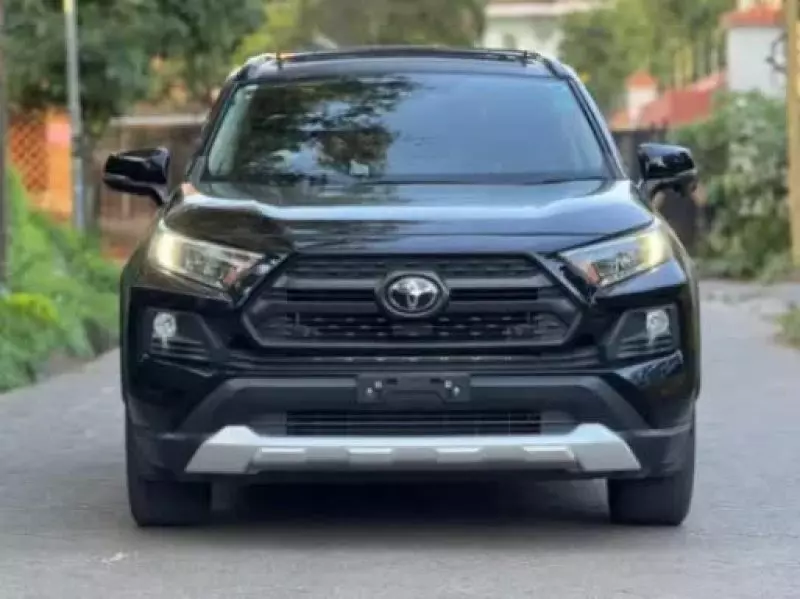 Toyota RAV 4   - 2019