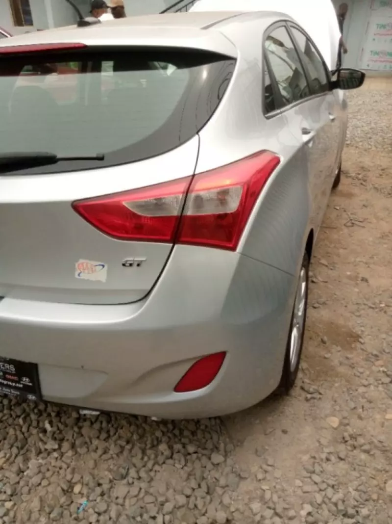 Hyundai Elantra   - 2014