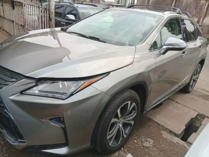 Toyota Camry   - 2018