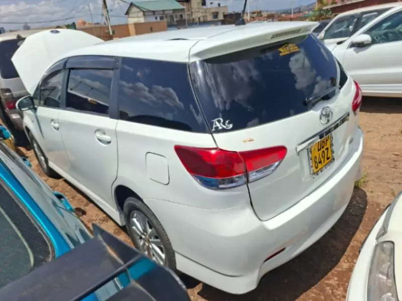 Toyota Wish   - 2010