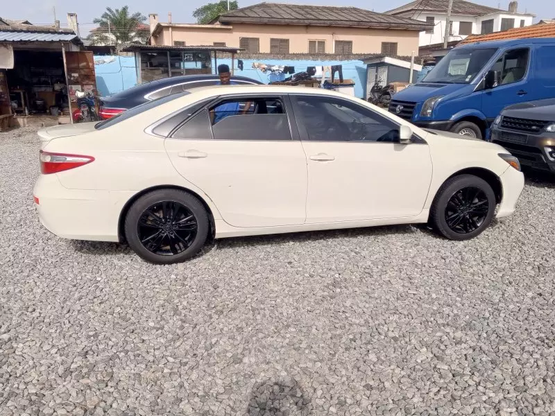 Toyota Camry   - 2015