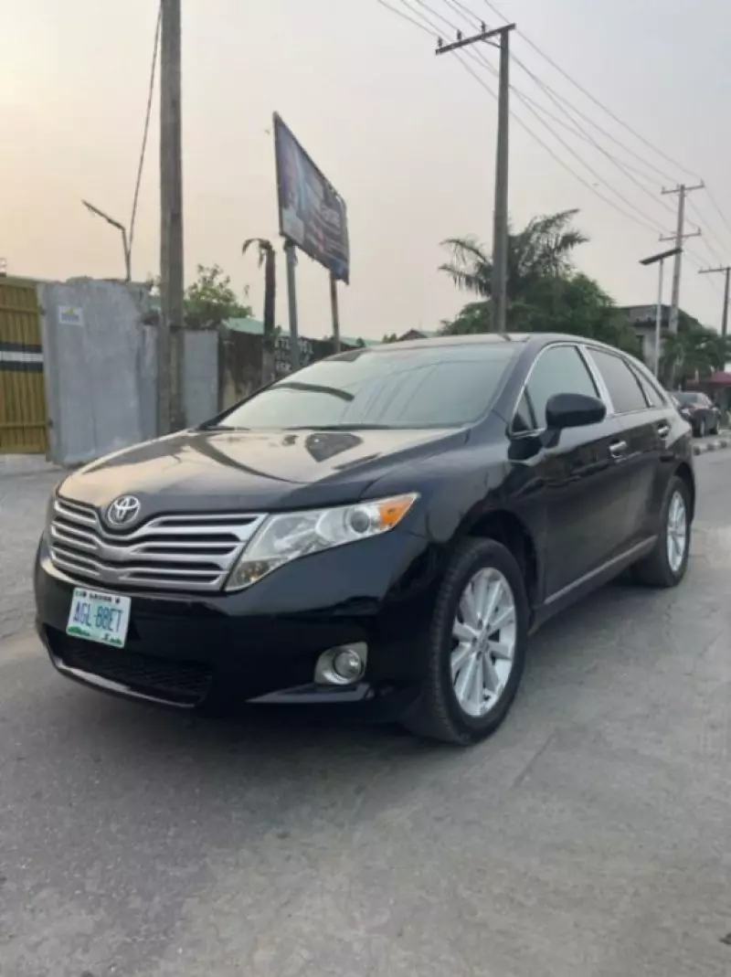 Toyota Venza   - 2012