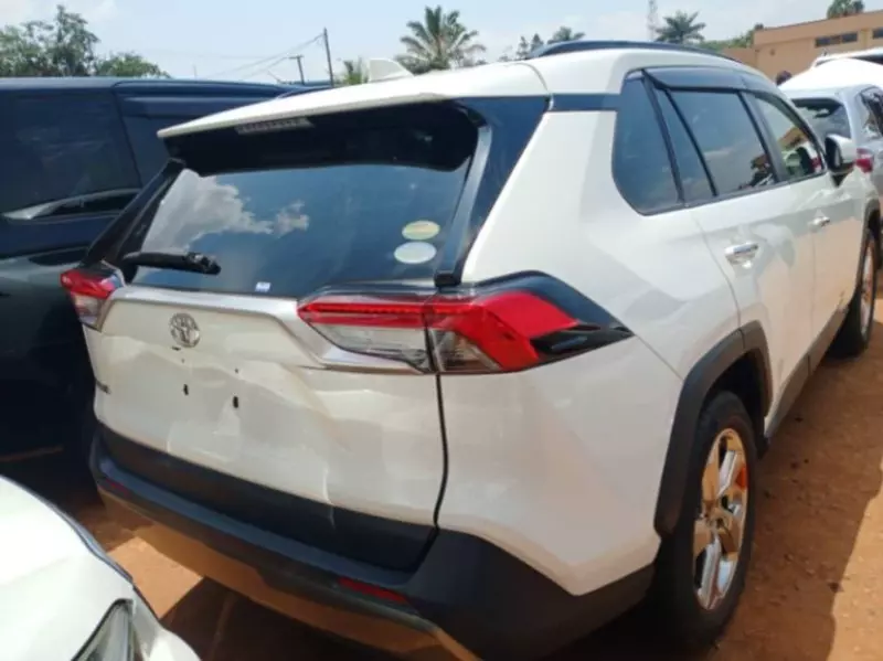 Toyota RAV4   - 2014