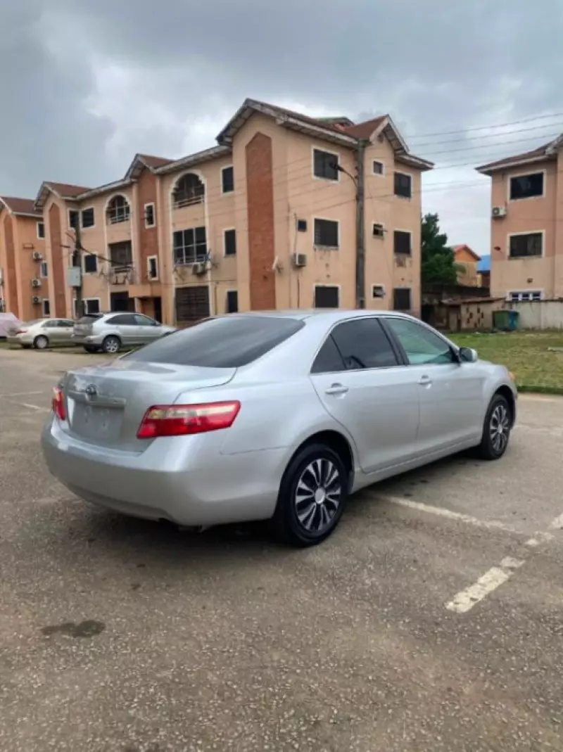TOYOTA Camry - 2009
